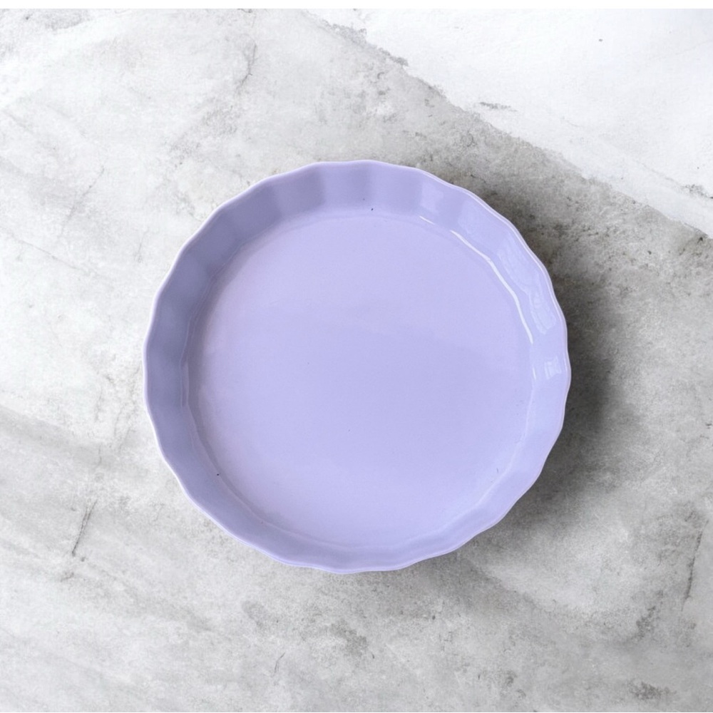 Elegant White Ceramic Pie Dish